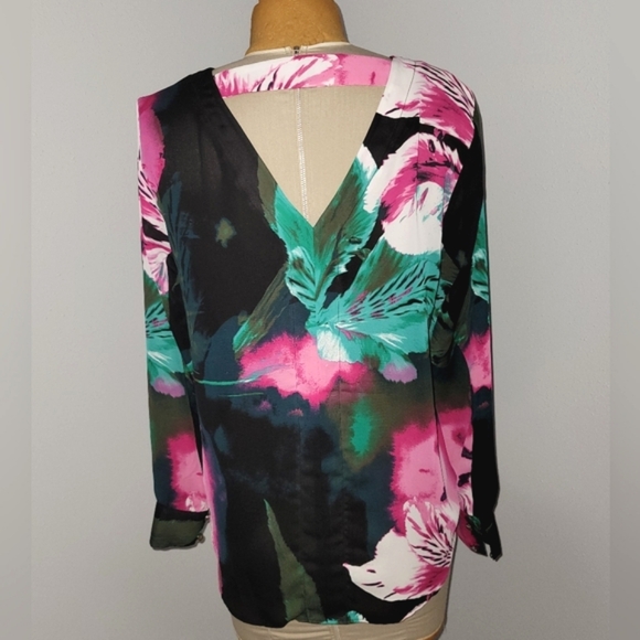 Jennifer Lopez floral top  Sz L - Picture 3 of 8